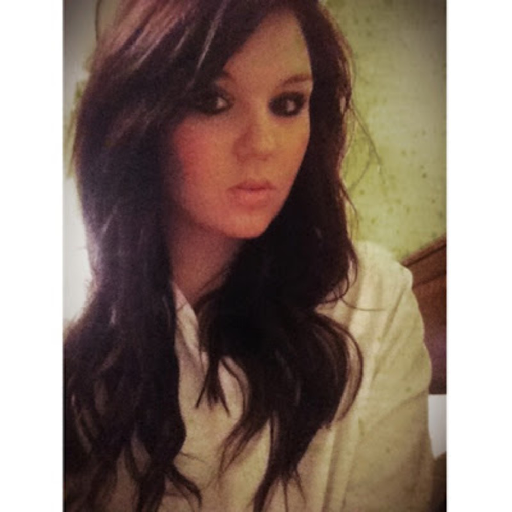 Meet your Posher, Danielle